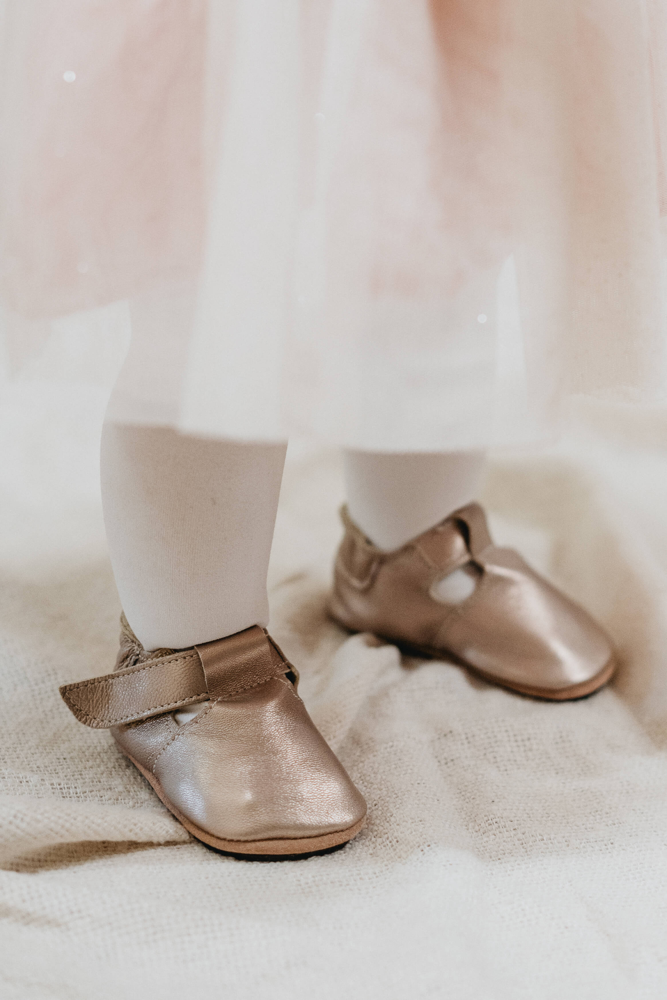 Why is barefoot walking good for toddlers? Zeazoo